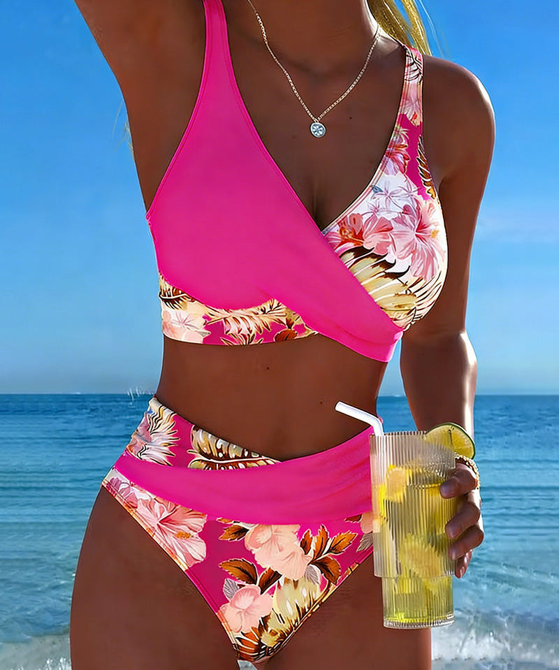 Kristīne | Bikini ar kontrastējošu ziedu dizainu un šķēlumu