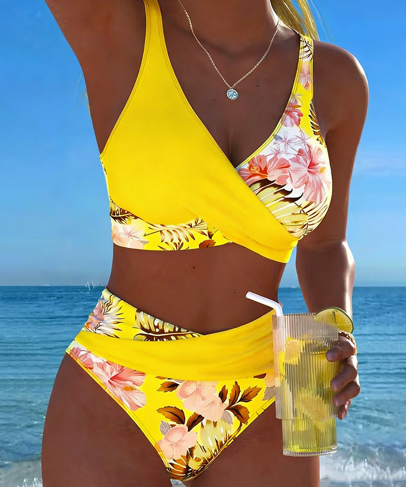 Ziedu Izgriezuma Bikini ar Kontrasta Elementiem
